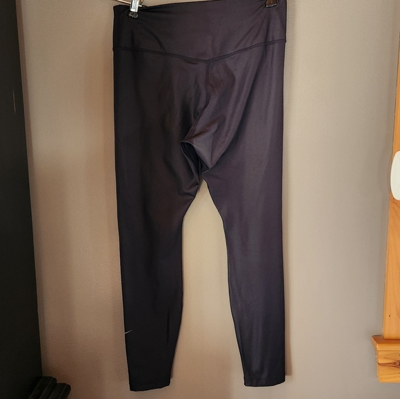 Ladies Dri Fit Nike Leggings Size M - Picture 2 of 9